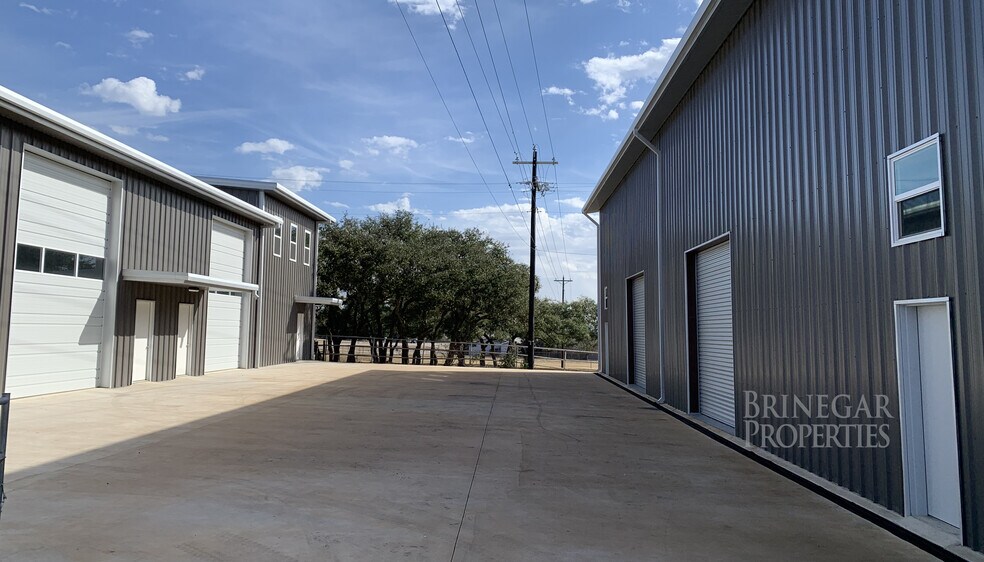 More Photos Of 133 Glosson Ranch Rd, Dripping Springs Warehouse For Sale