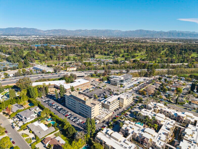 More Photos Of 5353-5363 Balboa Blvd, Encino Medical For Lease