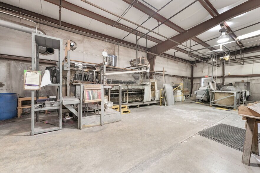 More Photos Of 480 Pat Ave, Overton Industrial For Sale
