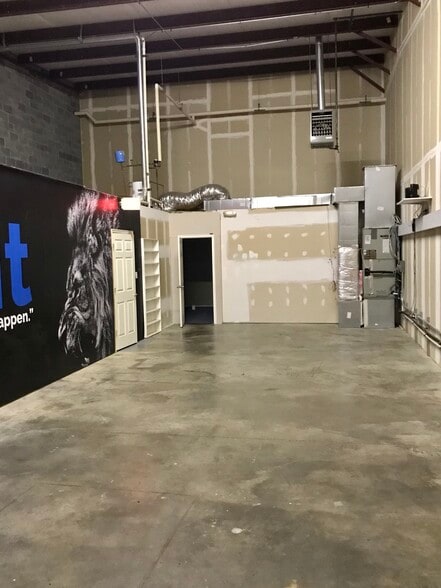 More Photos Of 1130 International Pky, Fredericksburg Warehouse For Lease