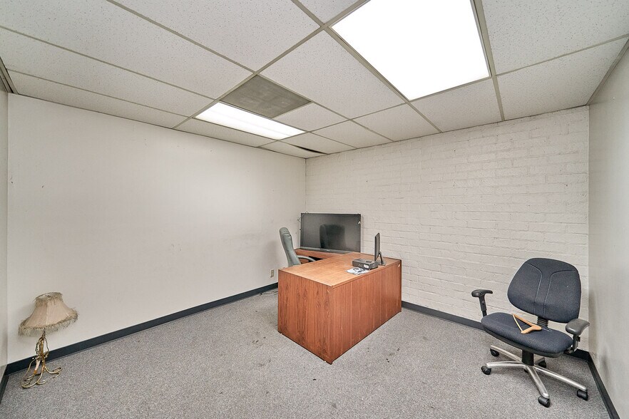 More Photos Of 5946 E Washington Blvd, Commerce Warehouse For Sale