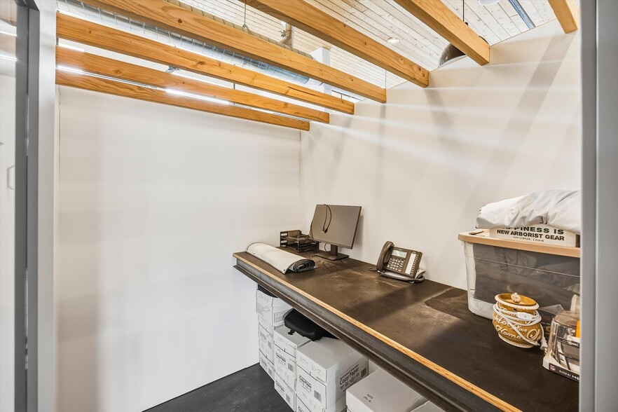 More Photos Of 1600 Carolina St, Bellingham Industrial For Sale