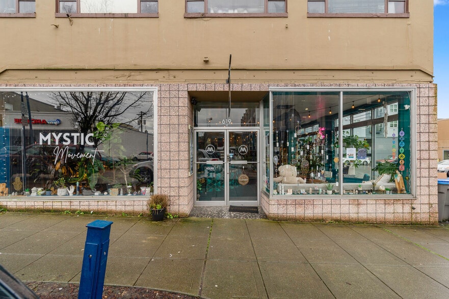 More Photos Of 615-619 4th St, Bremerton Storefront Retail Residential For Sale