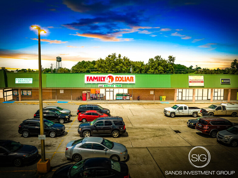 Primary Photo Of 4227 Broad St, Loris Supermarket For Sale