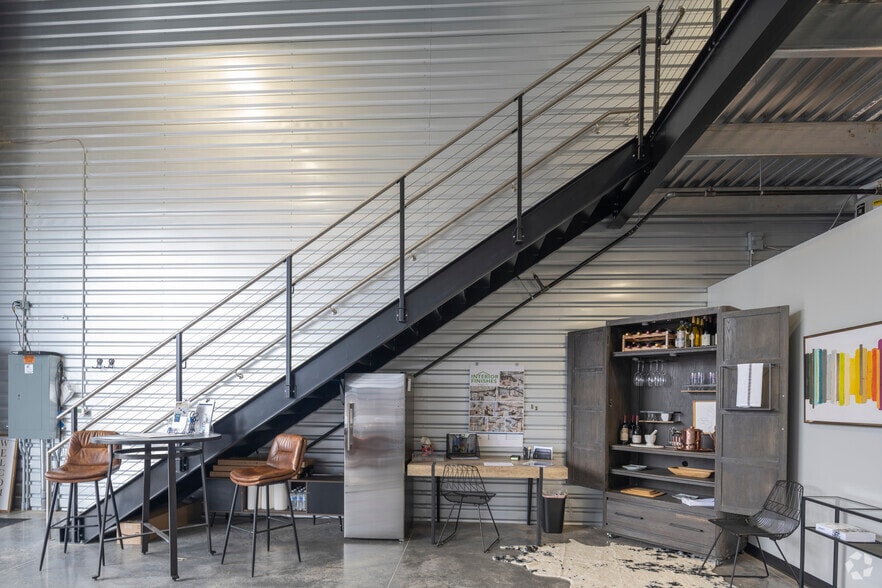 More Photos Of 1010 S Interstate Rd, Castle Rock Showroom For Sale