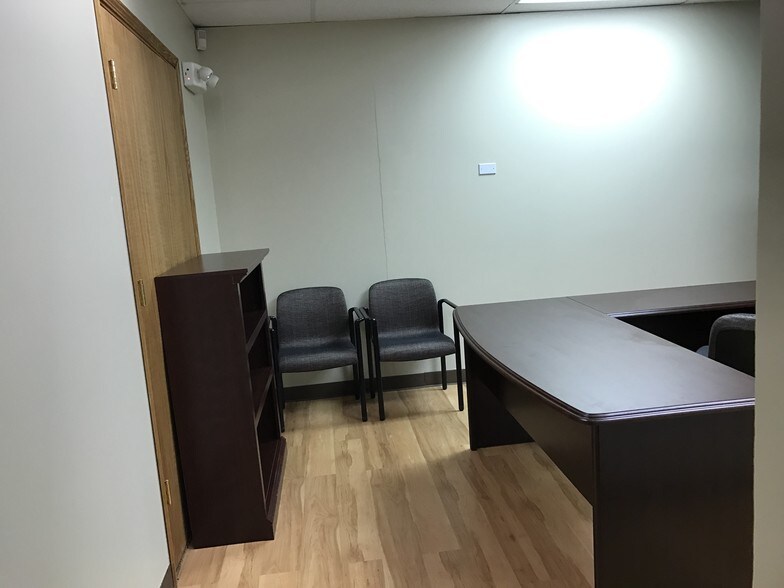 More Photos Of 5455 W Grand Ave, Gurnee Office For Lease