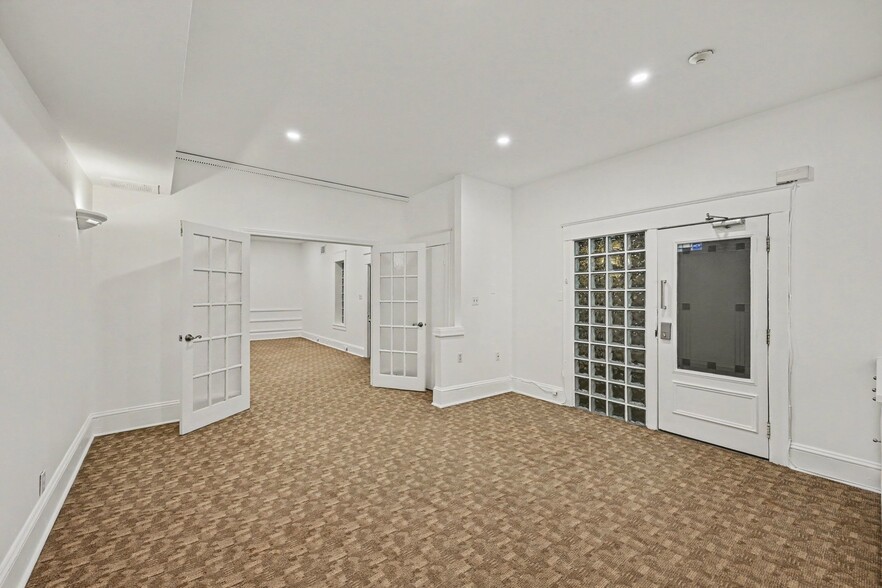 More Photos Of 110 Clarence St, Ottawa Office For Lease