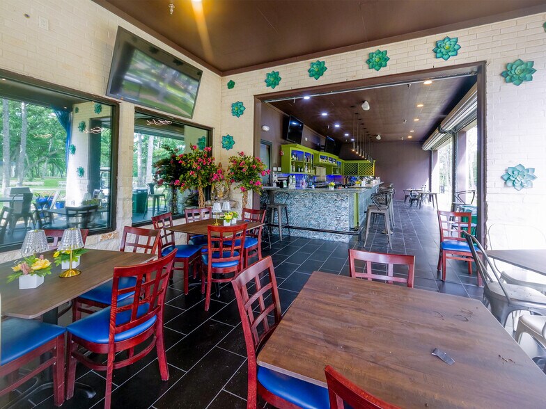 More Photos Of 1355 N Loop 336 E, Conroe Restaurant For Sale