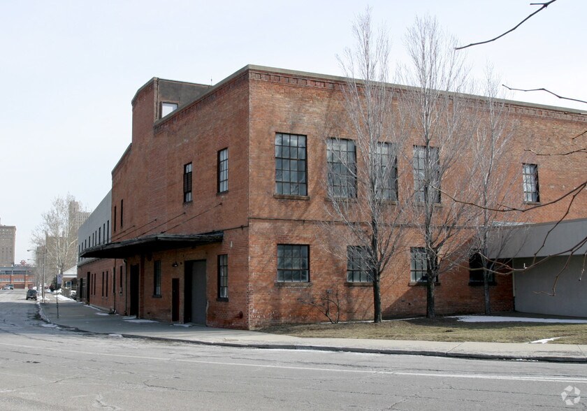 More Photos Of 155 S Superior St, Toledo Self Storage For Sale