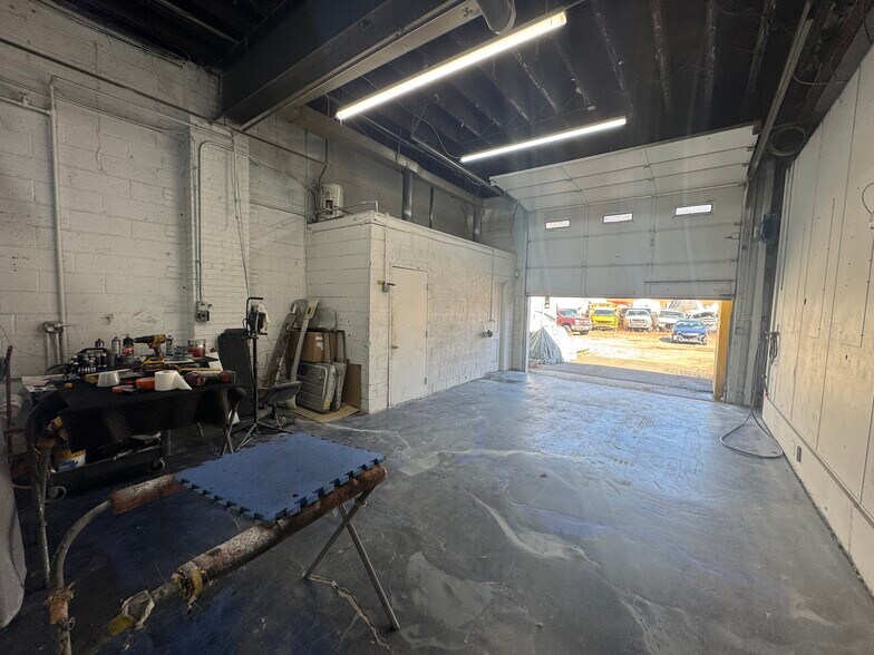 More Photos Of 419 W Main St, Smithtown Auto Repair For Sale