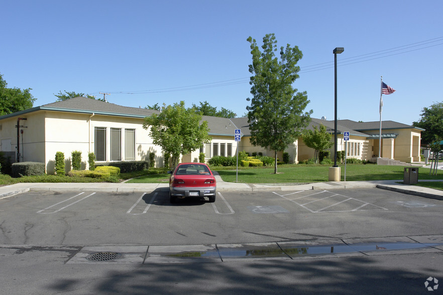 Primary Photo Of 401 Lesher Ave, Merced Daycare Center For Lease