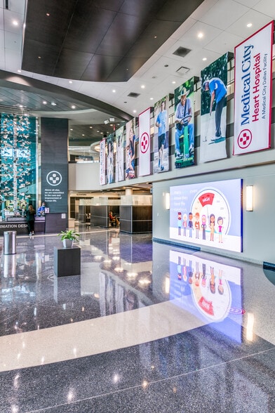 More Photos Of 11970 N Central Expy, Dallas Unknown For Lease