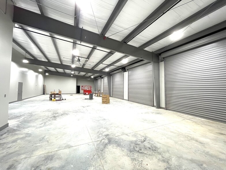 More Photos Of 5901 N W St, Pensacola General Retail For Sale