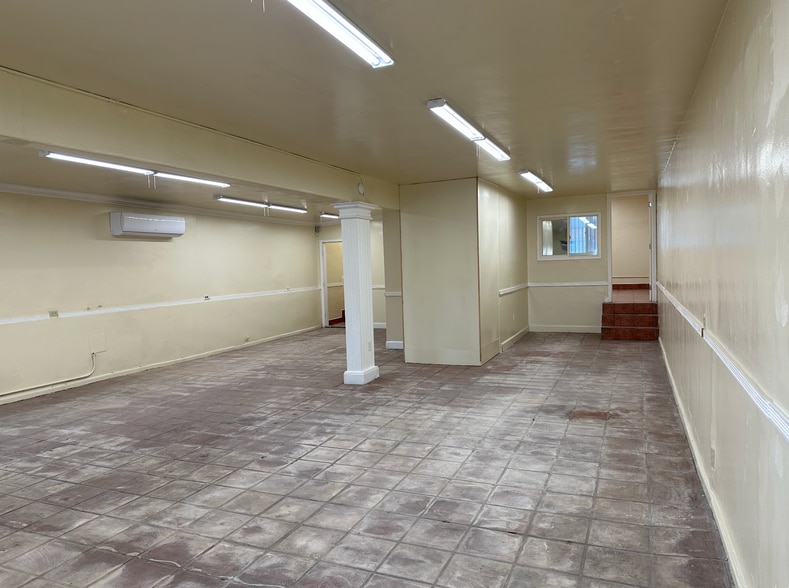 More Photos Of 13173 Van Nuys Blvd, Pacoima Storefront Retail Office For Sale