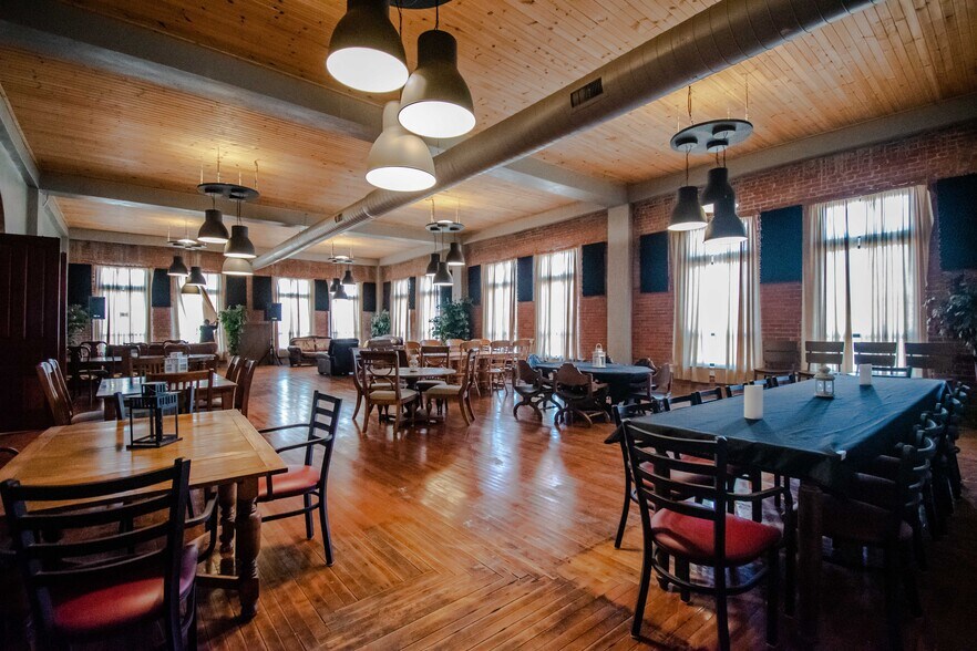 More Photos Of 322 E Don Tyler Ave, Dewey Storefront For Sale