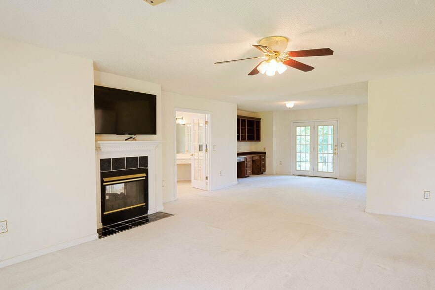 More Photos Of 10674 Wall Triana Hwy, Toney Hospitality For Sale