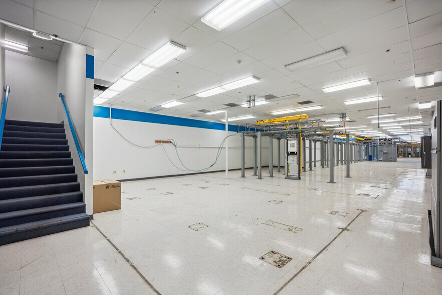 More Photos Of 6440-6490 Bay St, Emeryville Telecom Hotel Data Hosting For Sale