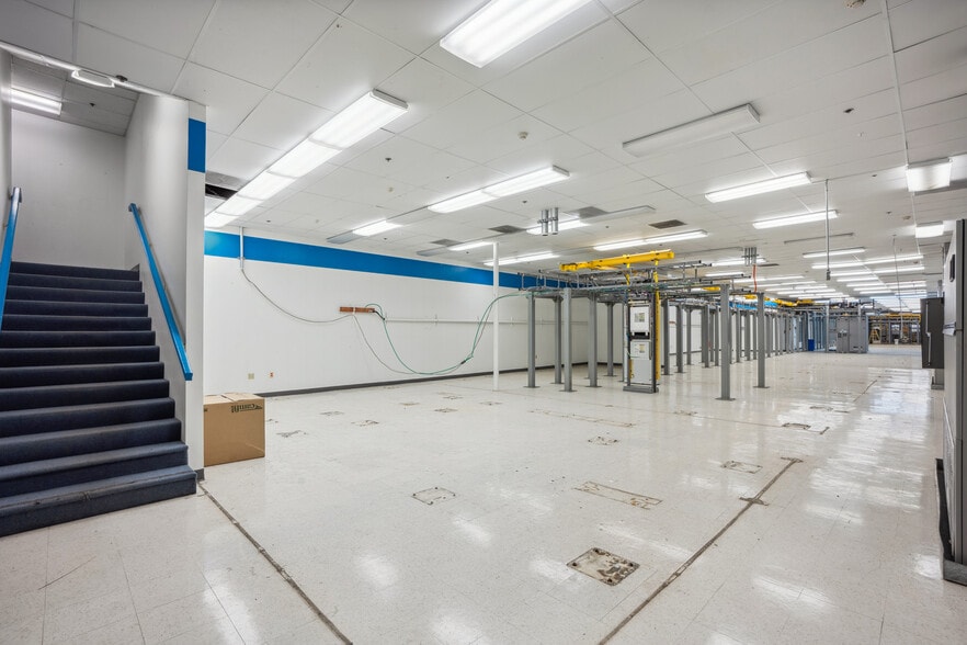 More Photos Of 6440-6490 Shellmound St, Emeryville Telecom Hotel Data Hosting For Lease