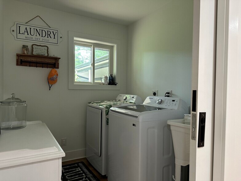 More Photos Of 10931 Telegraph Rd, Erie Flex For Sale