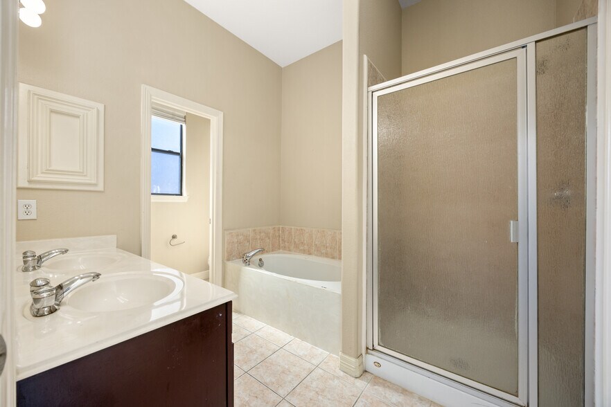 More Photos Of 12989 Bellaire Blvd, Houston Storefront For Sale