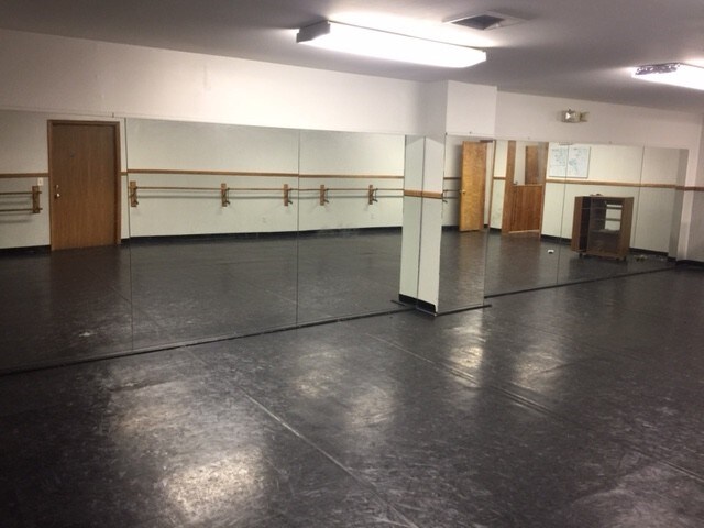 More Photos Of 1910 Washington Valley Rd, Martinsville Storefront Retail Office For Sale