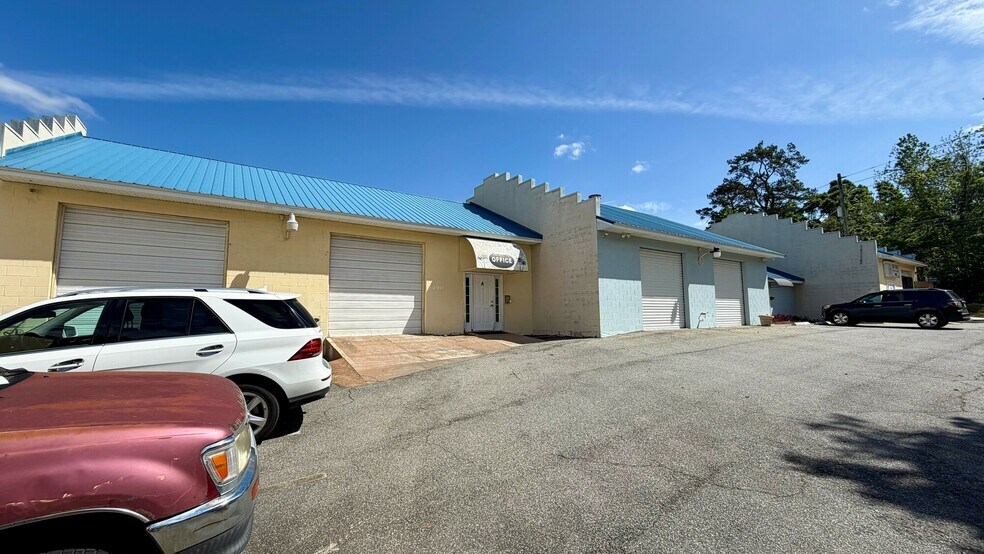 More Photos Of 2490 Centerville Rd, Tallahassee Flex For Lease