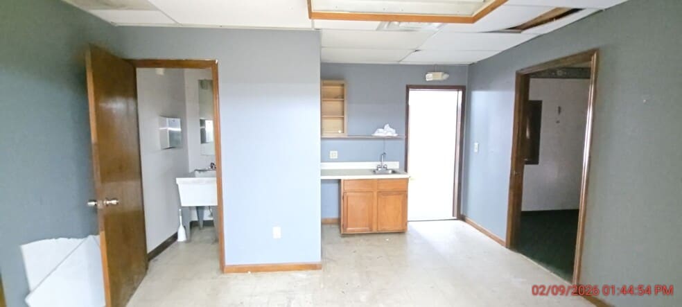 More Photos Of 1677 Forest Pky, Lake City Flex For Lease