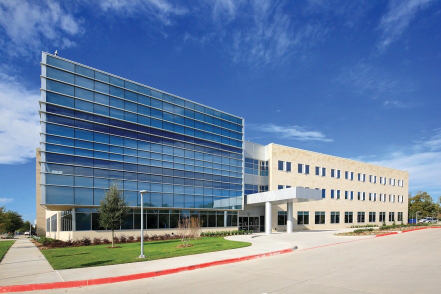 Primary Photo Of 5220 W University Dr, McKinney Unknown For Lease