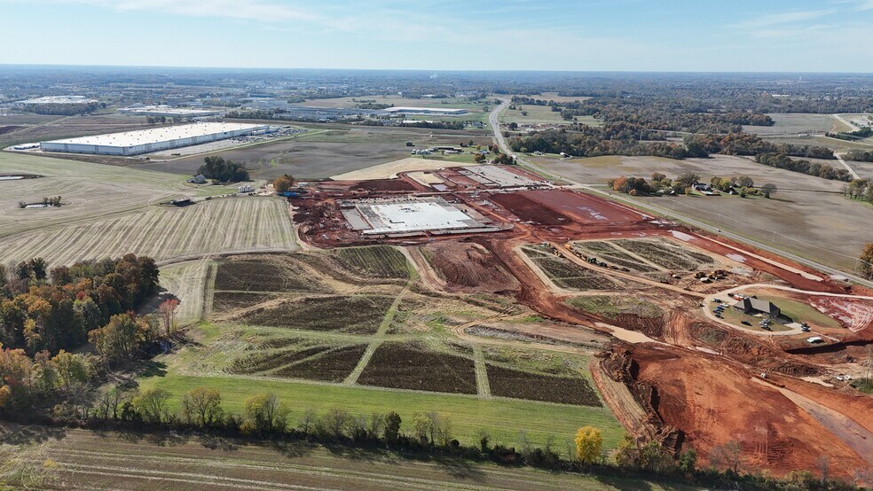 More Photos Of 4175 Guthrie Hwy, Clarksville Unknown For Lease