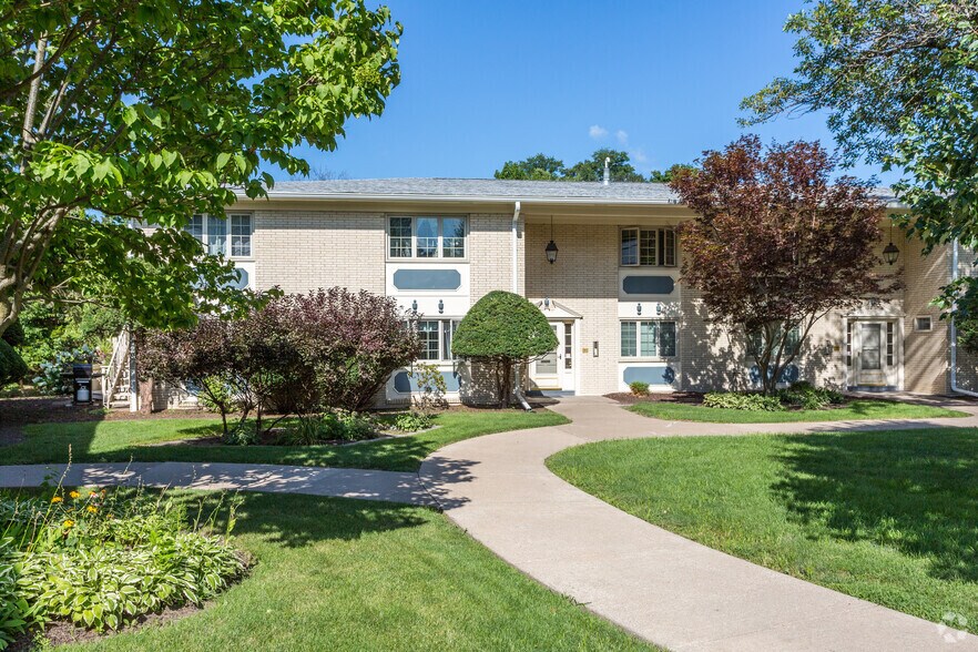 Primary Photo Of 1718 9th Ave, Moline Apartments For Sale