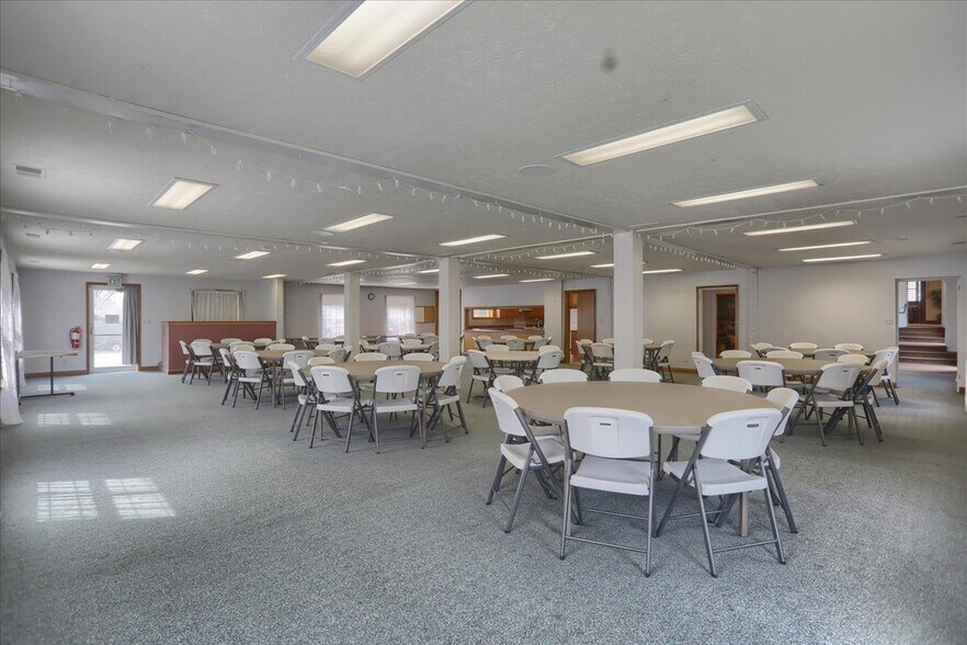 More Photos Of 300 E Third St, Carthage Religious Facility For Sale