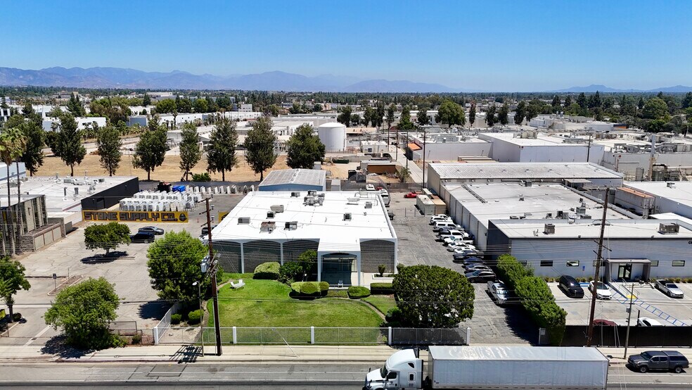More Photos Of 9016 Winnetka Ave, Northridge Manufacturing For Sale
