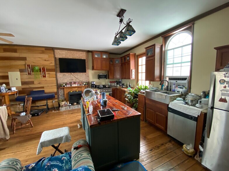 More Photos Of 220-222 6th St, Augusta Storefront Retail Residential For Sale