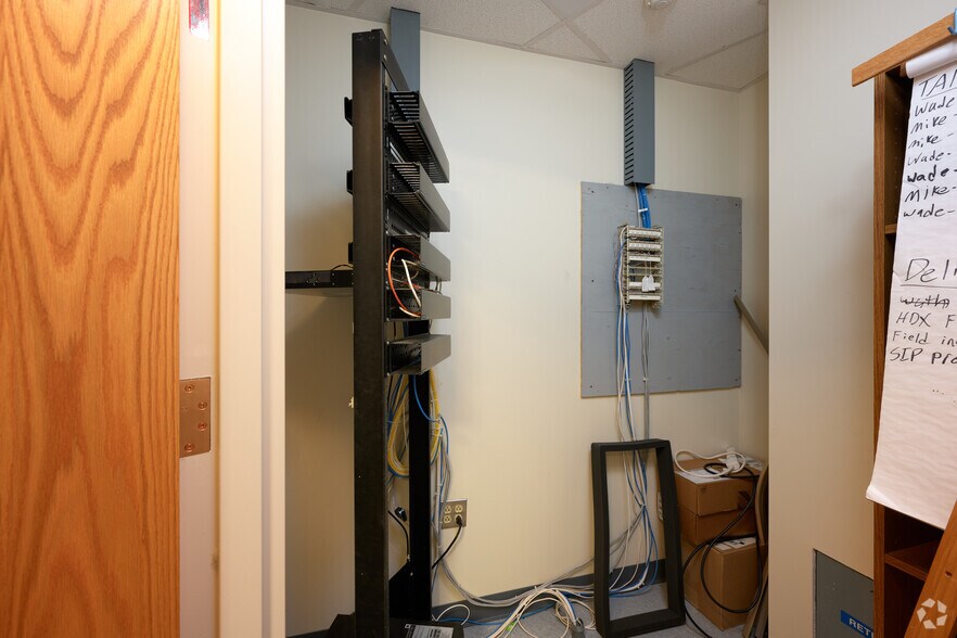 More Photos Of 1 Redcom Ctr, Victor Medical For Lease