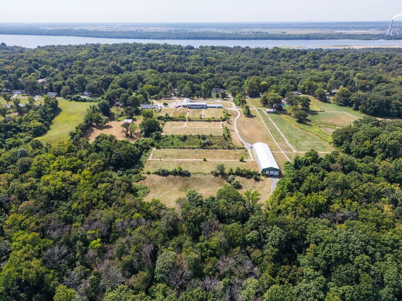 More Photos Of 3804 Stanka Ln, Godfrey Land For Lease