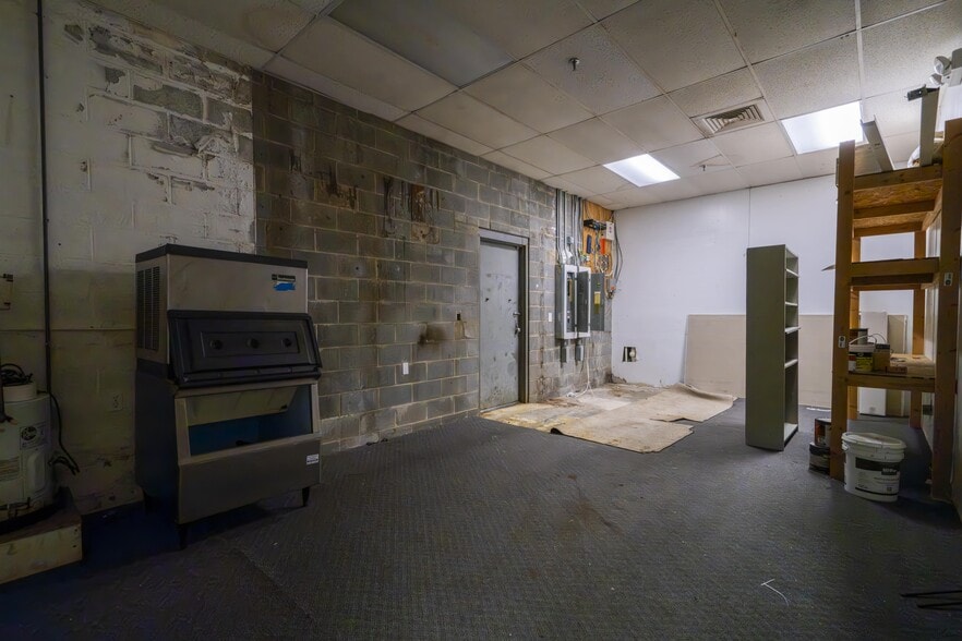 More Photos Of 439-489 N Cannon Blvd, Kannapolis Unknown For Lease