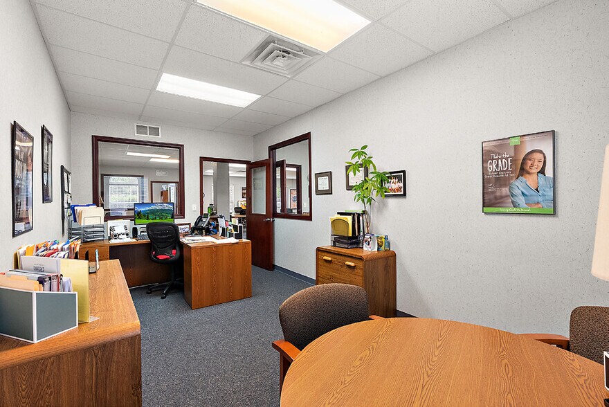 More Photos Of 11080 Hall Rd, Sterling Heights Medical For Lease