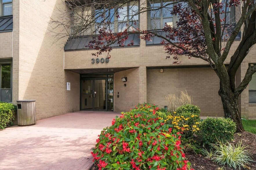 More Photos Of 3905 National Dr, Burtonsville Unknown For Lease