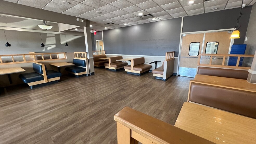 More Photos Of 6200 College Dr, Suffolk General Retail For Lease