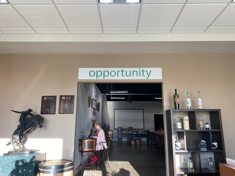 More Photos Of 3137 Chestnut Dr, Atlanta Distribution For Lease