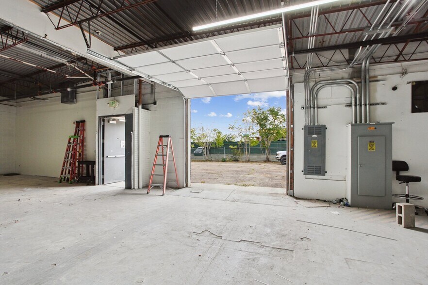 More Photos Of 3800-3900 E 48th Ave, Denver Warehouse For Sale