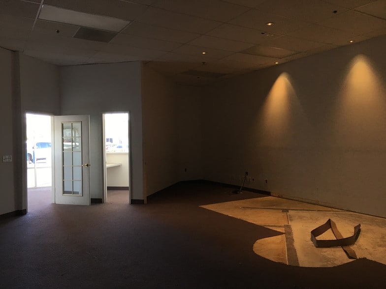 More Photos Of 450-490 S Buffalo Dr, Las Vegas Unknown For Lease