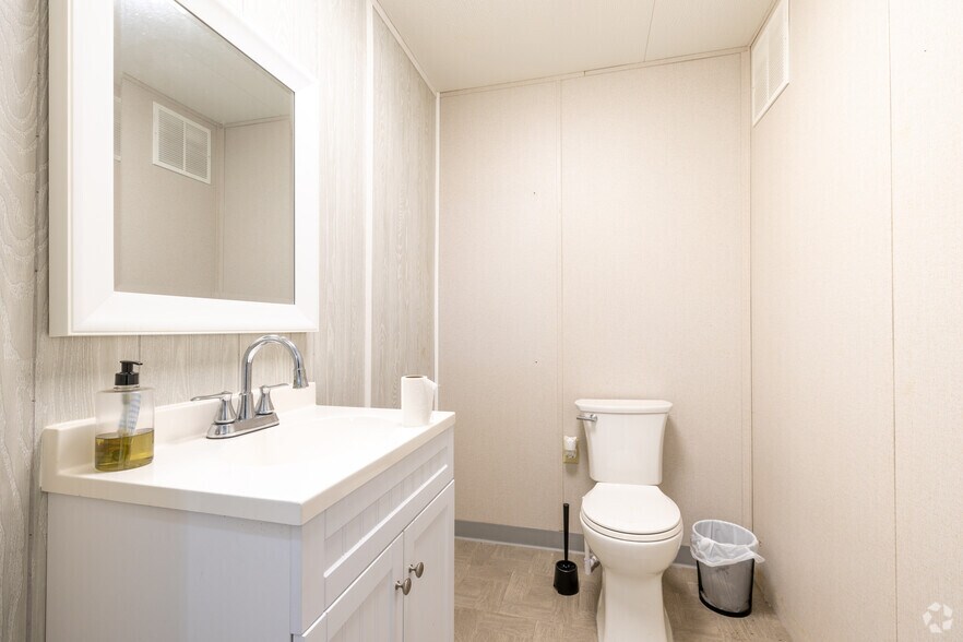 More Photos Of 11843 Camden Rd, Jacksonville Land For Lease