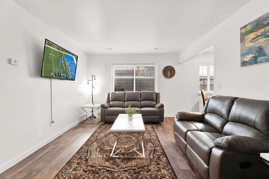 More Photos Of 23210 Middlebelt Rd, Farmington Apartments For Sale