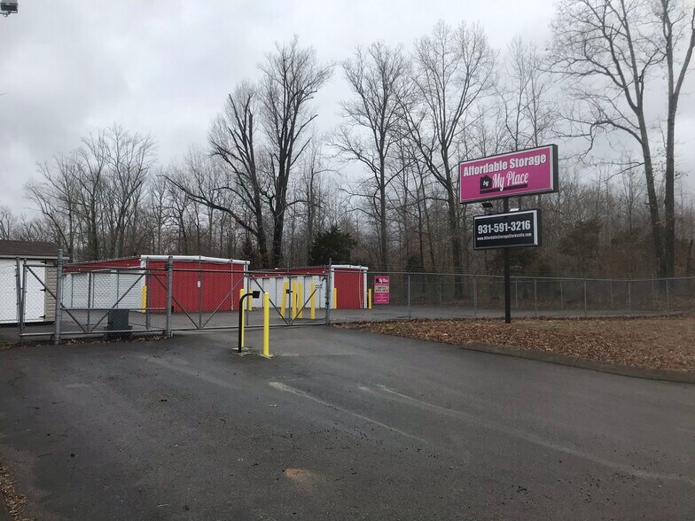Primary Photo Of 2292 Highway 48, Clarksville Self Storage For Sale