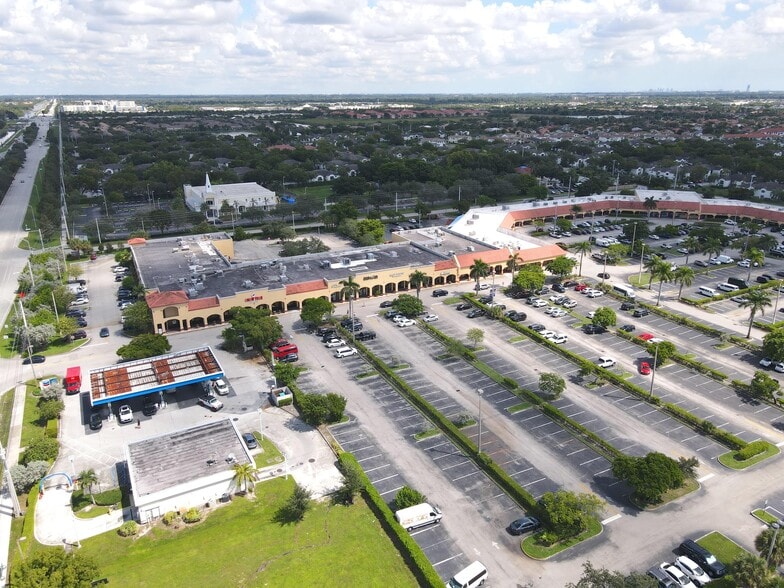 More Photos Of 12315-12389 Pembroke Rd, Pembroke Pines Unknown For Lease