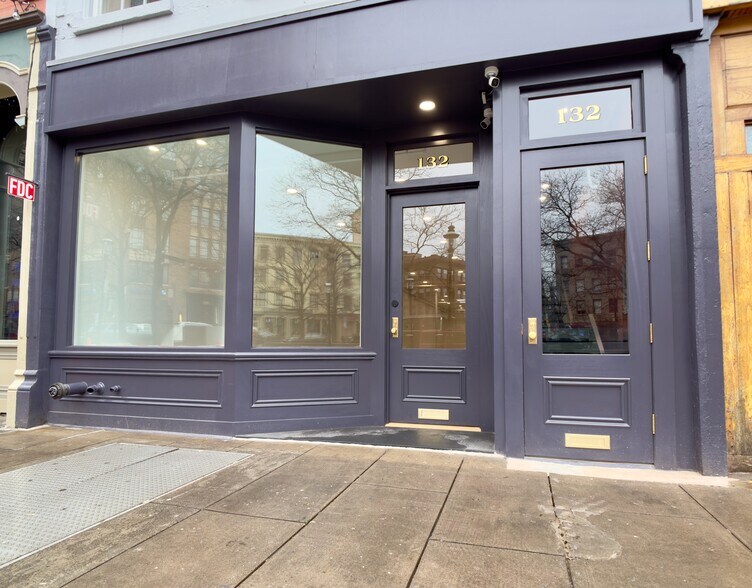 Primary Photo Of 132 E Genesee St, Syracuse Apartments For Lease