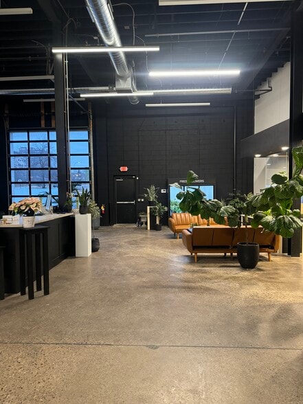 More Photos Of 103 Concord Exchange N, South Saint Paul Auto Dealership For Sale