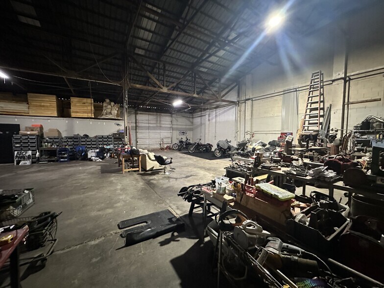 More Photos Of 7120 McCurdy Ln, Sacramento Warehouse For Lease
