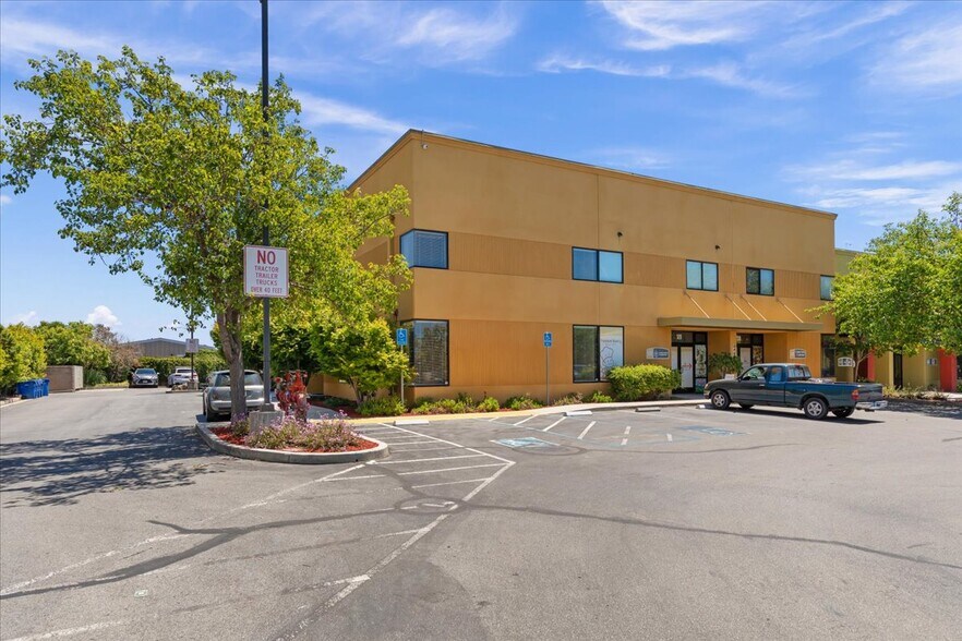 More Photos Of 125 Hangar Way, Watsonville Office For Sale